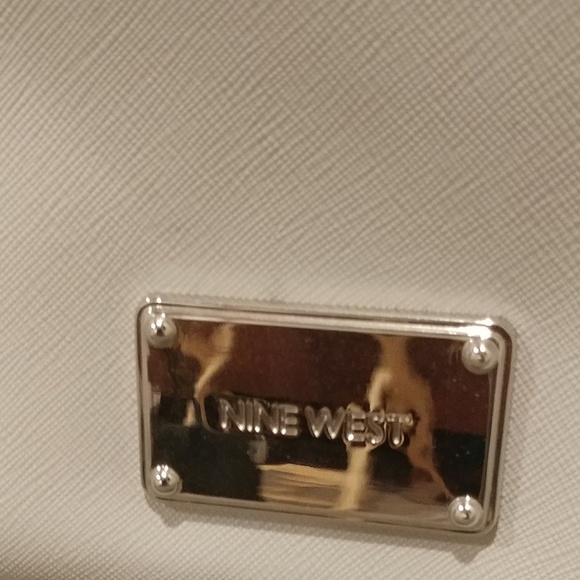 Nine West snap close tote purse - Picture 5 of 5